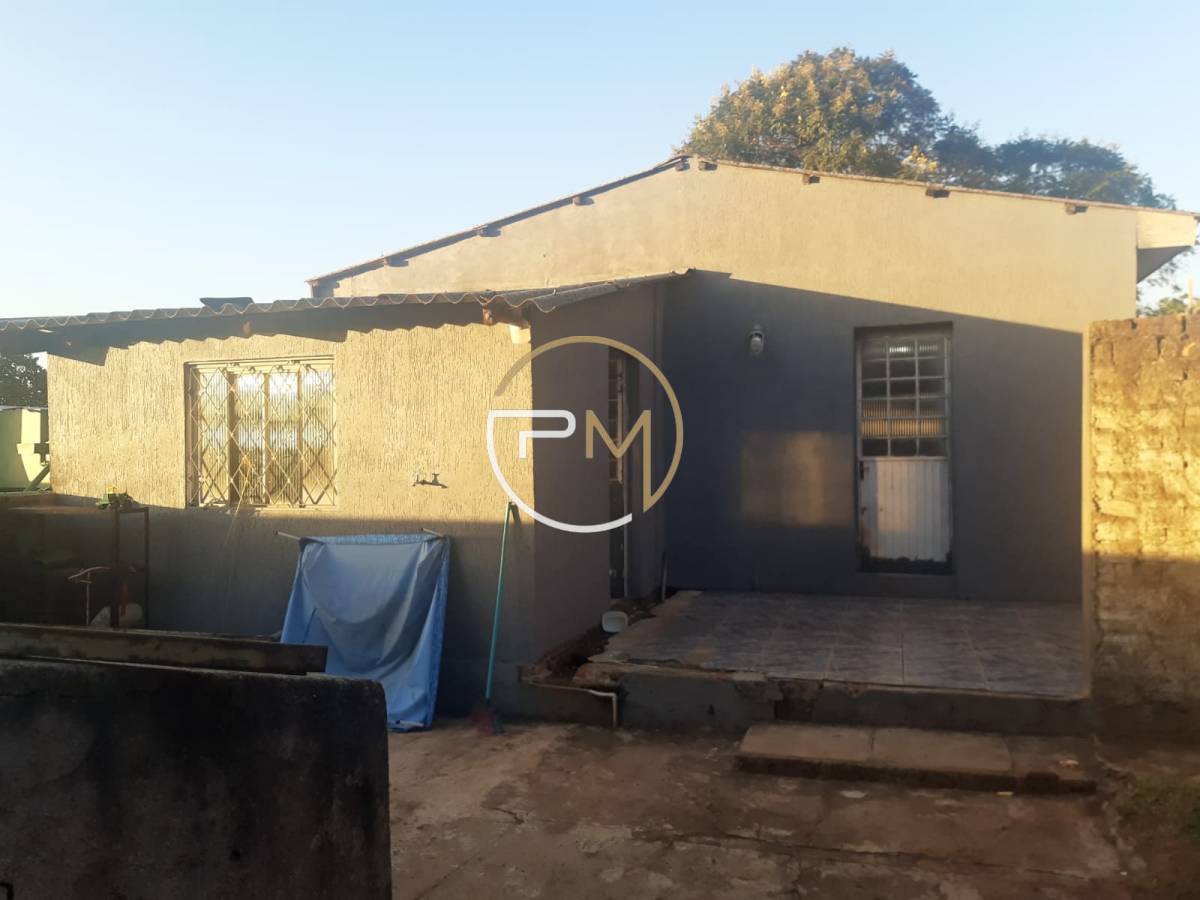 Casa à venda, com 2 quartos, 68m²