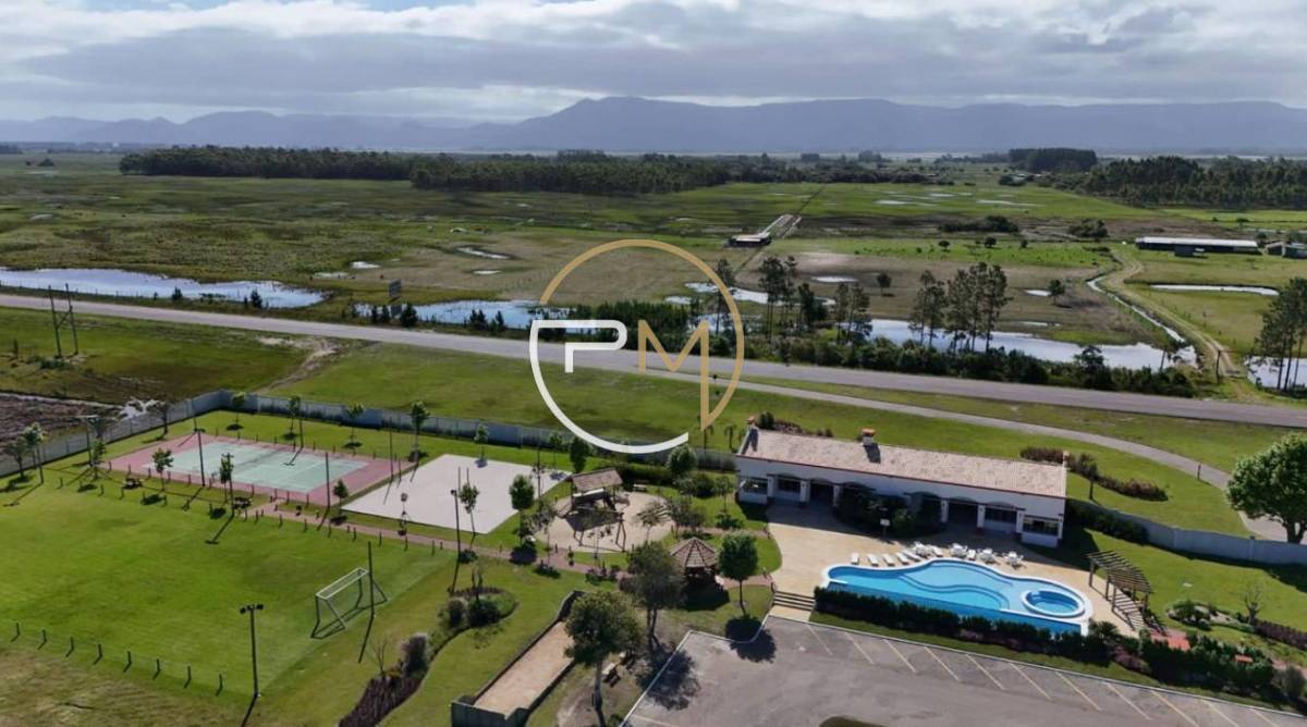 Terreno em Condomínio à venda, 300m2m²